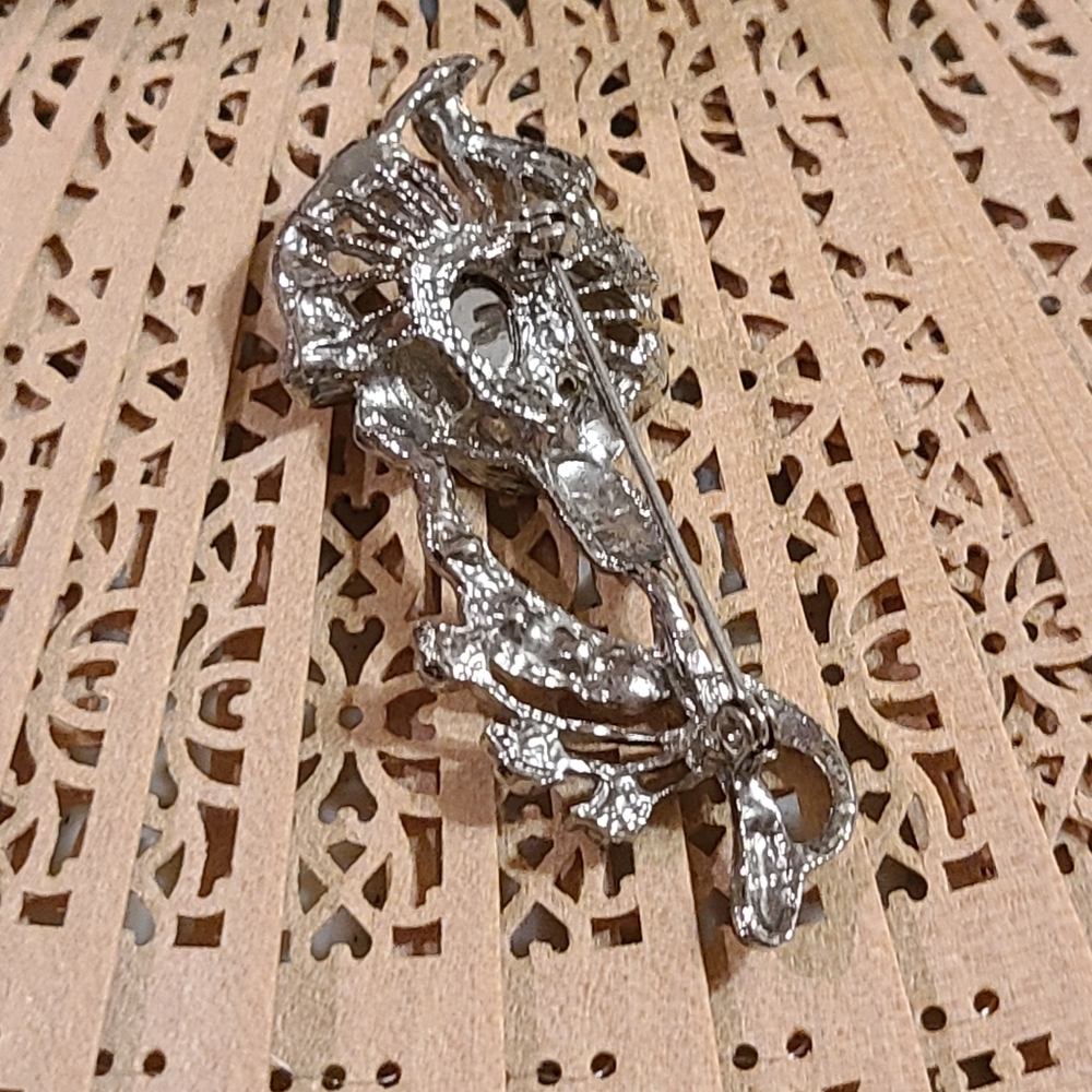 Vintage pin floral brooch jewelry for sale - Picture 6 of 8